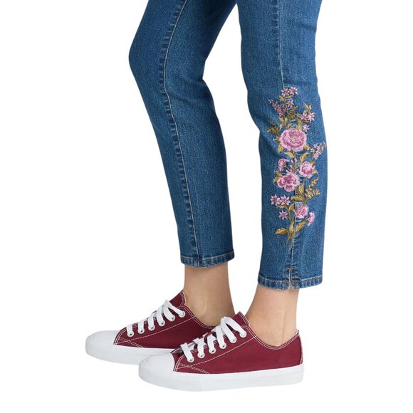 The Pioneer Woman Embroidered Pull-On Slim Straight Jeans Womens Sz XL, 2X, 3X - Picture 2 of 10